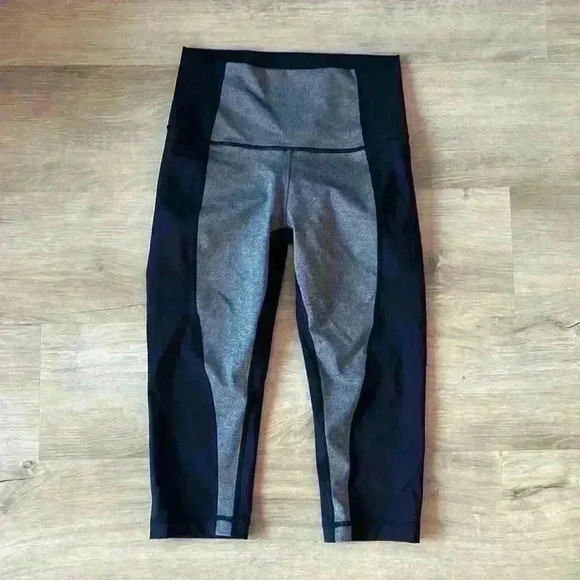 Lululemon Wunder Under High Rise Crop sz 6 - Picture 2 of 7